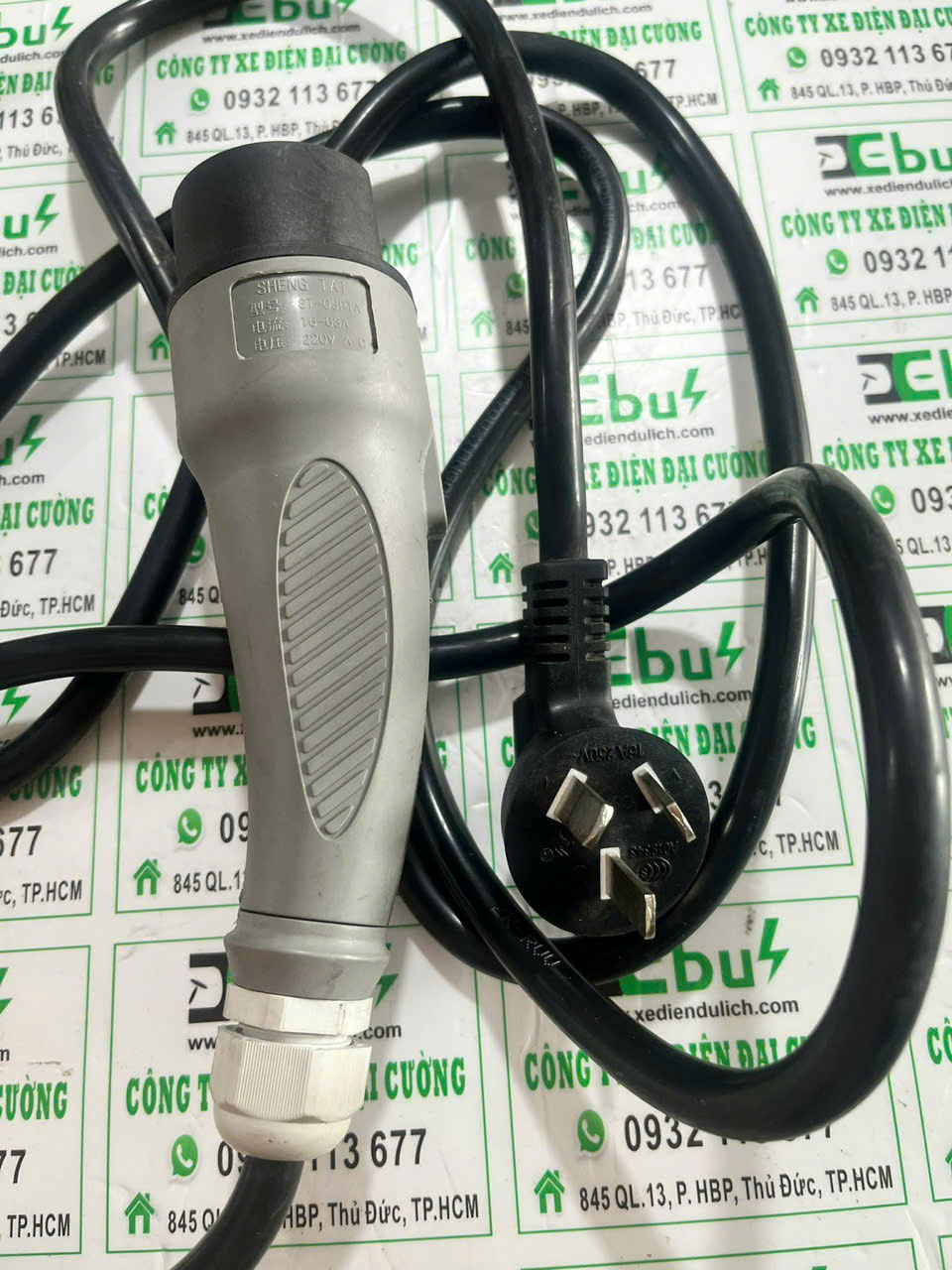 Dây cáp sạc xe điện