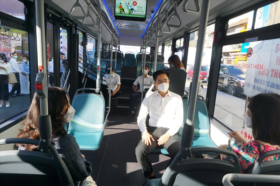TP Hồ Chí Minh đẩy nhanh phát triển xe buýt điện, taxi điện