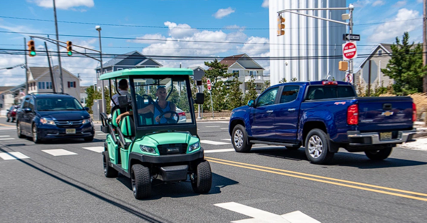 Xe golf âm thầm chiếm lĩnh đường phố Mỹ